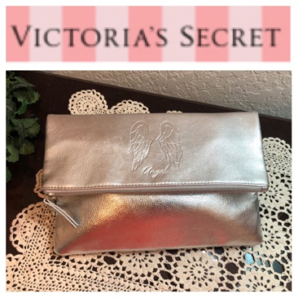 VICTORIA’S SECRET CLUTCH 💞